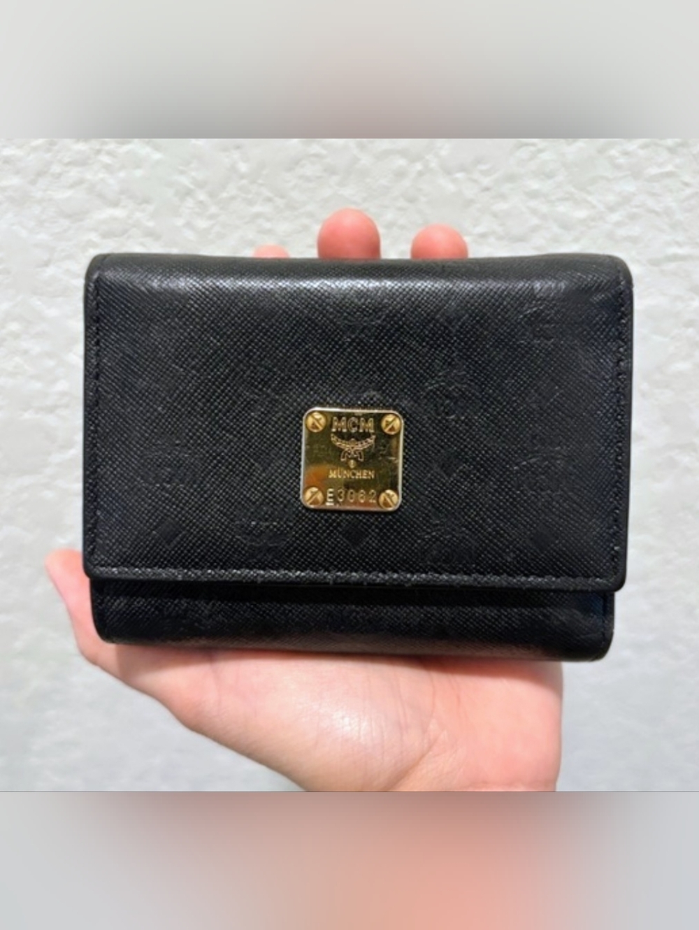 MCM Compact Wallet - Picture 10 of 10